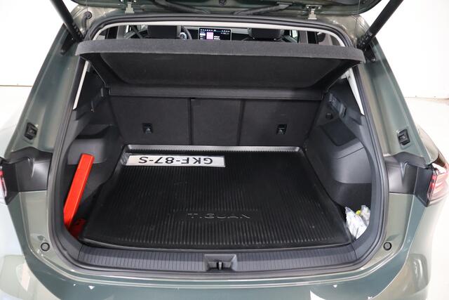 Volkswagen TIGUAN 1.5 eTSI Life Edition | 360cam | Keyless | Trekhaak | Acc | IQ Light