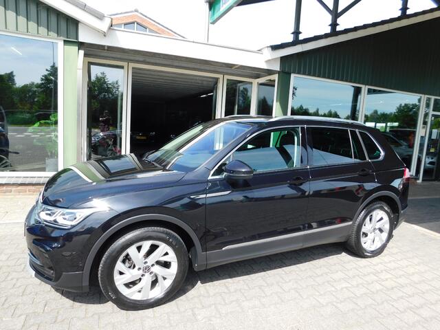 Volkswagen TIGUAN 1.5TSI 150PK DSG! ELEGANCE!! All-in Prijs! Trekhaa
