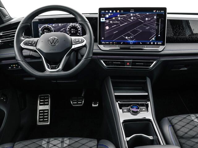 Volkswagen TIGUAN 1.5 272pk DSG eHybrid R-Line · Panoramadak · Trekhaak · Harman Kardon · 20'' · 360gr. Camera · Dodehoeksensor · Garantie t/m 27-08-2030 of 100.000km