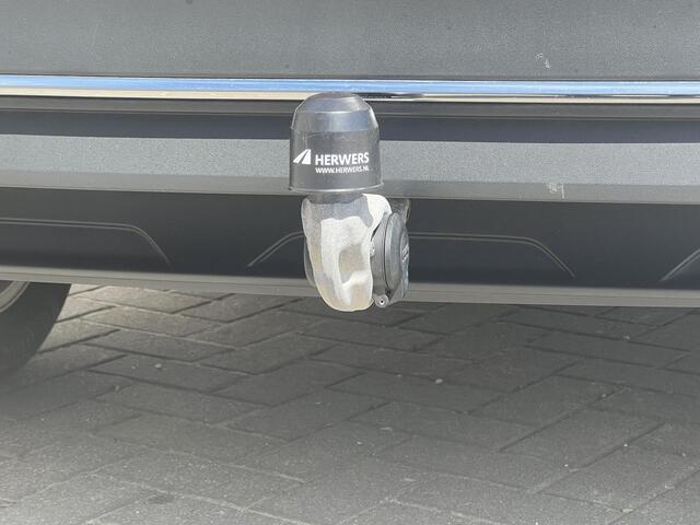 Volkswagen TIGUAN 1.4 TSI eHybrid Elegance Business+ Dealer onderhouden / Elektrische trekhaak (1800 kg) / Accu SoH 94.4 % / Navigatie / Apple Carplay Android / Stuur- en stoelverwarming / Parkeer assistent / 18" LM wielen /