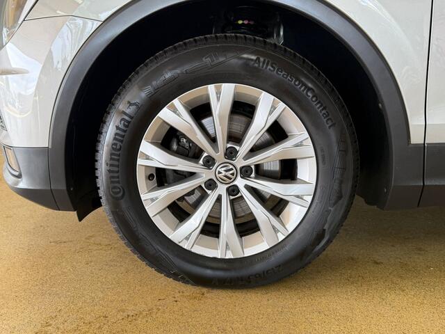 Volkswagen TIGUAN 1.5 TSI ACT Comfortline Business | Navigatie | Sensoren.