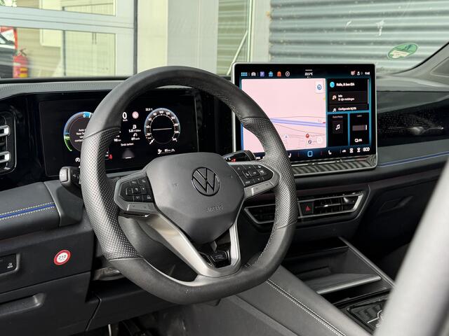 Volkswagen TIGUAN 1.5 eHybrid R-Line | Trekhaak | IQ LED | Sportstoelen | Massage | Apple CarPlay/Android Auto | 360 Camera | Black Pack | HUD | 5 Jaar garantie* | Discover Pro Max | Winterpack | DAB | Adaptieve Cruise Control |