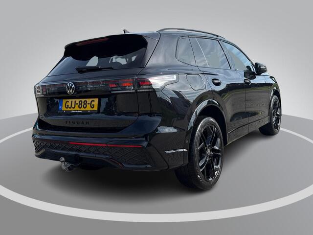 Volkswagen TIGUAN 1.5 eHybrid 272pk DSG R-Line Business · Trekhaak · Panoramadak · Dodehoeksensoren · Apple/Android Car Play · Camera · Garantie t/m 23-08-2028 of 100.000km