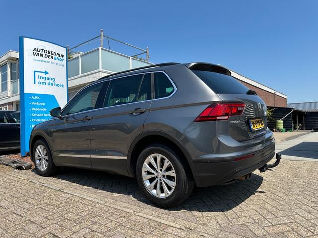 Volkswagen TIGUAN 1.5 TSI ACT Comfortline Business Trekhaak (1800kg) LED Keyless CarPlay Nieuwe 4s banden