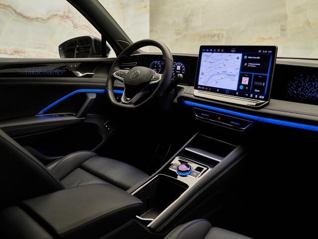 Volkswagen TIGUAN 1.5 eHybrid R-Line, 20", pano, tr.haak, H/K, massage, ACC, IQ.Light, HUD, Black Style