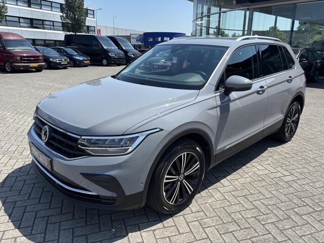 Volkswagen TIGUAN 1.5 TSI United Carplay Camera Trekhaak Adaptive Cruise