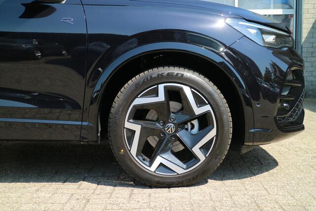 Volkswagen TIGUAN 1.5 eTSI R-Line Edition | Automaat! | Camera | Trekhaak! | Blind Spot |