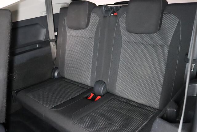 Volkswagen TIGUAN Allspace 1.5 TSI, Comfortline, 7-Persoons, Trekhaak, Stoelverwarming, ACC, Apple Carplay/ Android Auto, LED, Stoel Verwarming, Keyless, Navigatie,