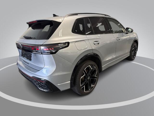Volkswagen TIGUAN 1.5 eHybrid 204pk DSG R-Line Edition · Panoramadak · 360 Camera · Inklap. Trekhaak · Matrix LED · Stuur- & Stoelverwarming · Garantie t/m 18-09-2030 of 100.000km