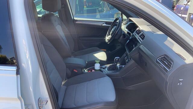 Volkswagen TIGUAN 2.0 TSI 4Motion Highline NL auto 1e eigenaar door ons geleverd en onderhouden DYNaudio R Line in en exterieur 20" Suzuka panoramadak discover pro navigatie LED Plus adaptief keyless entry elektrische achterklep spiegel pakket winterpakket verwarmbare voor