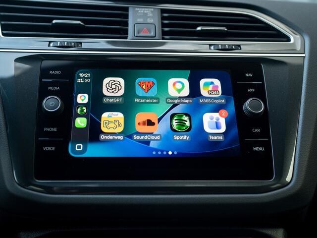 Volkswagen TIGUAN 1.5 TSI R-Line Business+ | 360 Camera | Trekhaak wegkl. | 20'' | Allseason banden | Black Style | Prijs Rijklaar!!