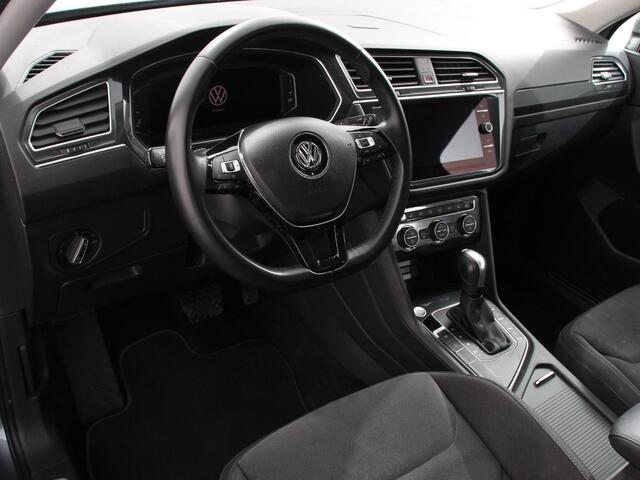 Volkswagen TIGUAN Allspace 1.5 TSI Highline All-space 7p. Adaptive cruise control Climate control LED Parkeersensoren Panoramadak Achteruitrijd camera Trekhaak Navigatie Voorstoelen verwarmd Apple Carplay/ Android Auto