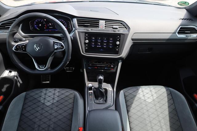 Volkswagen TIGUAN 1.5 TSI R-Line Business+ 150PK / 110kW DSG, NL auto, 1e eigenaar nieuw door ons geleverd en onderhouden, wegklapbare trekhaak, R-Line in- en exterieur, keyless go & entry, panoramadak, 20" 'Suzuka' LMV, Apple Carplay & Android Auto, achteruitrijcamera, wi