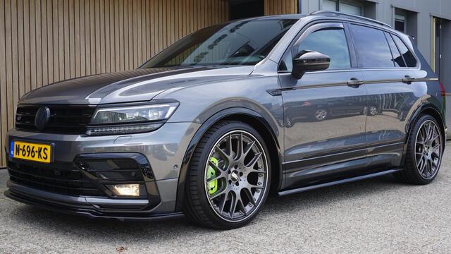 Volkswagen TIGUAN 2.0 TSI 221pk 4Motion DSG R-Line *Eyecatcher* 21inch BBS Motorsport Verlaagd By KW Black Optik Virtual Leder Standkachel *Unieke Tiguan*