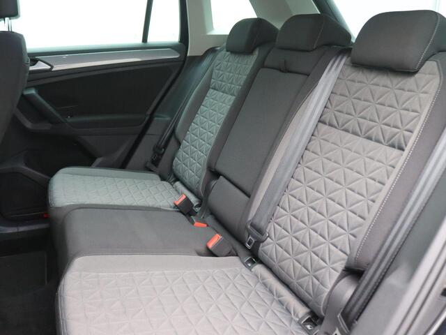 Volkswagen TIGUAN 1.5 TSI Life 150PK DSG Trekhaak, LED Plus verlichting, Achteruitrijcamera, Stoel-stuurverwarming, Navi, Clima, 19" LM Velgen, Virtual Cockpit, Adaptieve Cruise Control, Sportonderstel