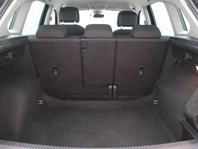 Volkswagen TIGUAN 1.5 TSI Life 150PK DSG Trekhaak, LED Plus verlichting, Achteruitrijcamera, Stoel-stuurverwarming, Navi, Clima, 19" LM Velgen, Virtual Cockpit, Adaptieve Cruise Control, Sportonderstel
