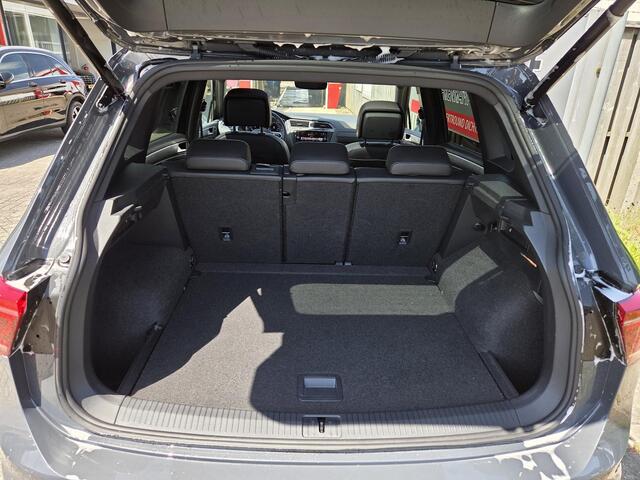 Volkswagen TIGUAN 2.0 TSI 4Motion R-Line Black Style 20"/VOL Leder + memory/Harman Kardon/Panoramadak/360 camera/Elektrische klep/Stuur + stoelverwarming v+a