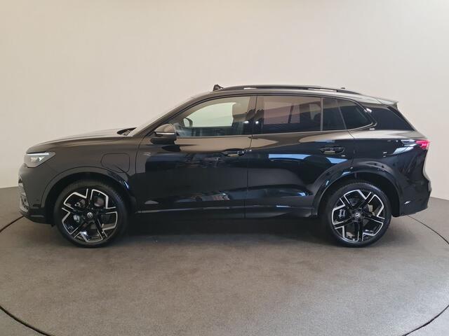 Volkswagen TIGUAN 1.5 eHybrid 272pk DSG/AUT R-Line Edition Wegklapbare trekhaak, Panoramadak, Harman Kardon