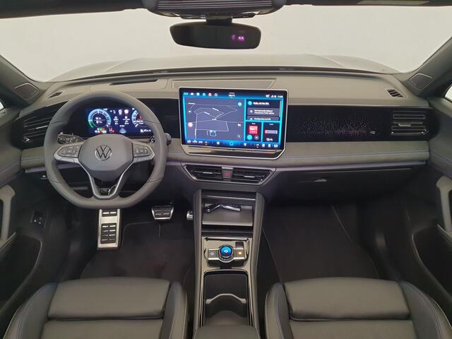 Volkswagen TIGUAN 1.5 eHybrid 272pk DSG/AUT R-Line Edition Wegklapbare trekhaak, Panoramadak, Harman Kardon