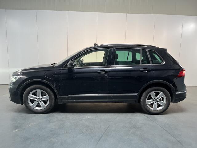 Volkswagen TIGUAN 1.4 TSI eHybrid Life / AUTOMAAT/ PANO/ TREKHAAK/ KEYLESS/ DIGITAL DASH/ CRUISE/ NAVI/ PARK. SENSOREN + CAMERA/ CLIMA/ STOELVERWARMING