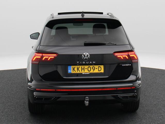 Volkswagen TIGUAN 1.4 TSi eHybrid 245 Pk Automaat R-Line Business+ | Black Style | Trekhaak | Panoramadak | 360 Camera | Head UP | Leer | Adaptive Cruise | 19 Inch | 79.126 Km !!