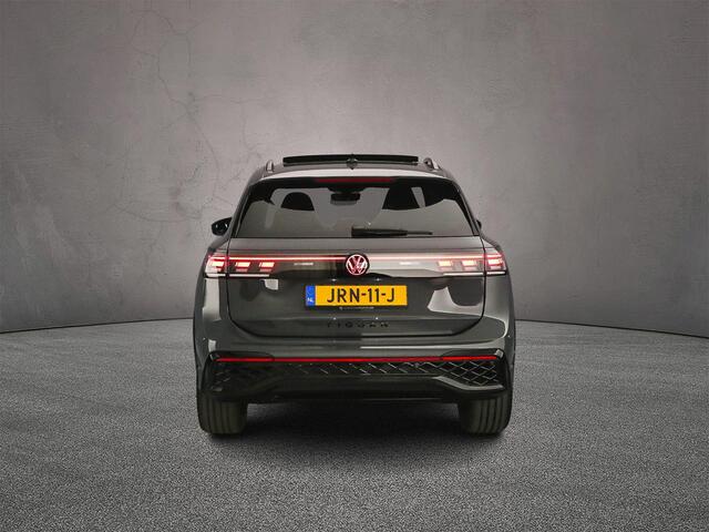Volkswagen TIGUAN R-Line Edition 1.5 TSI eHybrid 204pk DSG Automaat Trekhaak, Panoramadak, Black Style, Adaptive cruise control, Navigatie, Achteruitrijcamera