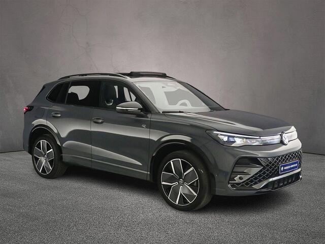 Volkswagen TIGUAN R-Line Edition 1.5 TSI eHybrid 204pk DSG Automaat Trekhaak, Panoramadak, Black Style, Adaptive cruise control, Navigatie, Achteruitrijcamera