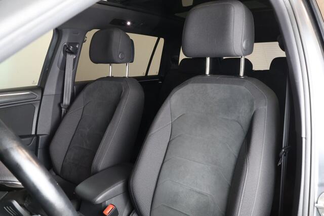 Volkswagen TIGUAN 1.5 TSI Highline Business R 7p - Schuif/Kanteldak - Trekhaak