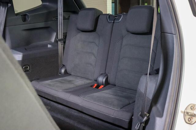 Volkswagen TIGUAN Allspace 1.5 TSI Highline R-line Blackstyle 7-Persoons Panoramadak, 20'' Inch, Mooie en nette auto!