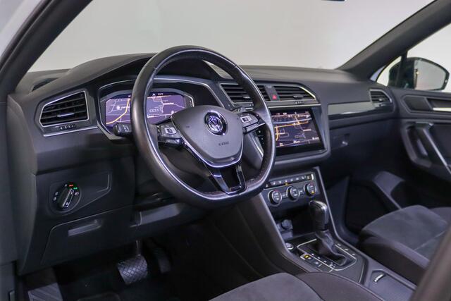 Volkswagen TIGUAN Allspace 1.5 TSI Highline R-line Blackstyle 7-Persoons Panoramadak, 20'' Inch, Mooie en nette auto!