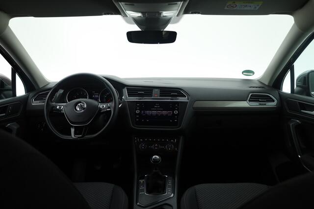 Volkswagen TIGUAN Allspace 1.5 TSI Comfortline Business 7p. | Adapt. Cruise | Trekhaak | Stoelverw. | Dodehoek | All Season | Apple CarPlay | PDC V+A