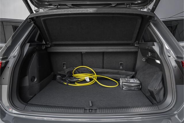 Volkswagen TIGUAN 1.4 TSI eHybrid R-Line Black Pack Pano ACC 360° 20" Suzuka