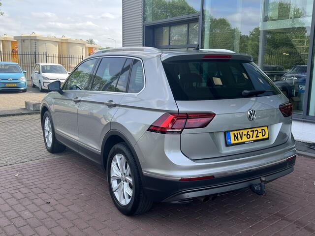 Volkswagen TIGUAN 1.4 TSI ACT Highline / Virtual cockpit / Led / Trekhaak / Alcantara / Navi / DSG