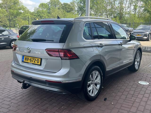 Volkswagen TIGUAN 1.4 TSI ACT Highline / Virtual cockpit / Led / Trekhaak / Alcantara / Navi / DSG