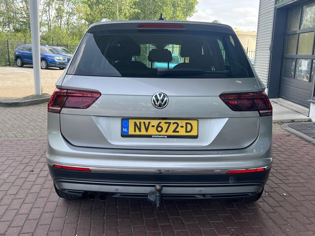 Volkswagen TIGUAN 1.4 TSI ACT Highline / Virtual cockpit / Led / Trekhaak / Alcantara / Navi / DSG