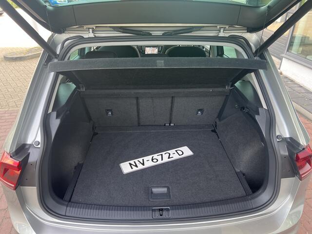 Volkswagen TIGUAN 1.4 TSI ACT Highline / Virtual cockpit / Led / Trekhaak / Alcantara / Navi / DSG
