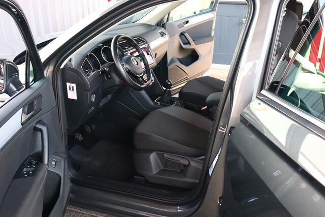 Volkswagen TIGUAN 1.5 TSI Comfortline Business O.a: Navi, Clima, ACC, Carplay, DAB, PDC, Etc. All-in prijs!