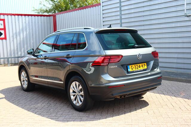 Volkswagen TIGUAN 1.5 TSI Comfortline Business O.a: Navi, Clima, ACC, Carplay, DAB, PDC, Etc. All-in prijs!