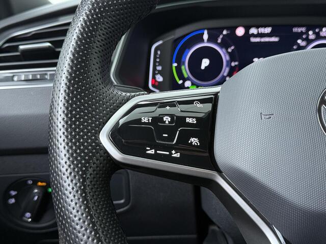 Volkswagen TIGUAN 1.4 TSI eHybrid R-Line Business+ | 245 PK | SoH 97% | Matrix LED koplampen | Achteruitrijcamera | Adaptive cruise control | Navigatiesysteem |