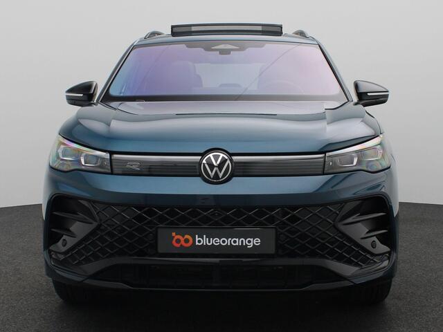 Volkswagen TIGUAN 1.5 eHybrid R-Line Edition 272PK DSG SOH 100%, Panoramadak, Trekhaak, Leder, Memorystoel, 20" LM Velgen(foto volgt), Black Style, Head-Up Display, 360gr. Camera, Harman Kardon Audio