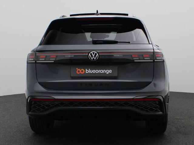 Volkswagen TIGUAN 1.5 eHybrid R-Line Edition 272PK DSG Panoramadak, Trekhaak, 20" LM Velgen, Black Style, 360gr. Camera, Head-Up Display, Navi via Apple Carplay/Android Auto