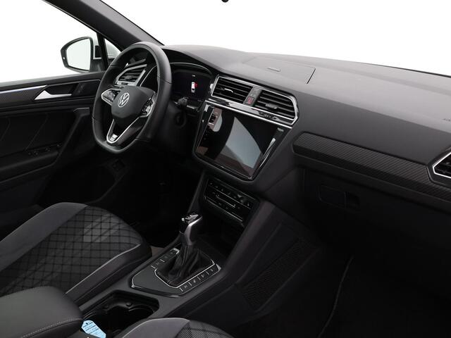Volkswagen TIGUAN 1.4 TSI eHybrid 245pk DSG R-Line Business · Panoramadak · 360 Camera · Inklap. Trekhaak · Matrix LED · Keyless · Head-Up Display ·