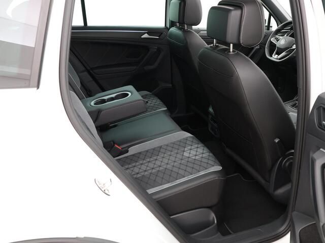 Volkswagen TIGUAN 1.4 TSI eHybrid 245pk DSG R-Line Business · Panoramadak · 360 Camera · Inklap. Trekhaak · Matrix LED · Keyless · Head-Up Display ·