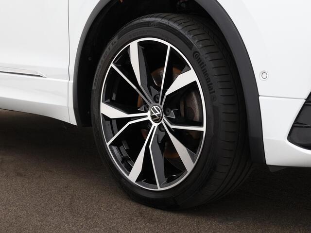 Volkswagen TIGUAN 1.4 TSI eHybrid 245pk DSG R-Line Business · Panoramadak · 360 Camera · Inklap. Trekhaak · Matrix LED · Keyless · Head-Up Display ·