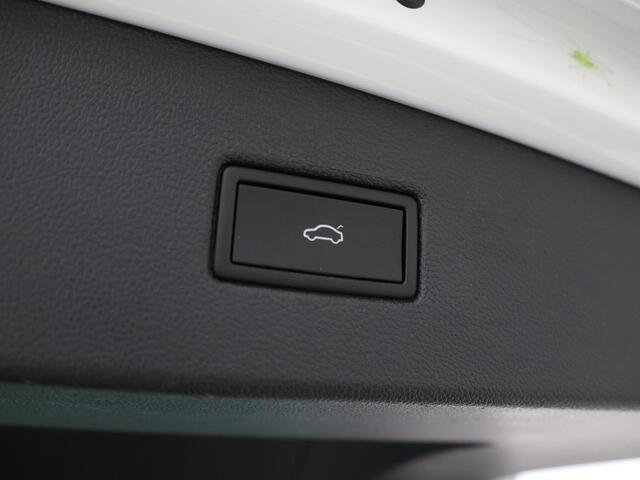 Volkswagen TIGUAN 1.4 TSI eHybrid 245pk DSG R-Line Business · Panoramadak · 360 Camera · Inklap. Trekhaak · Matrix LED · Keyless · Head-Up Display ·