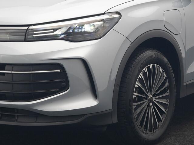 Volkswagen TIGUAN 1.5 eHybrid Life PHEV 204pk | Trekhaak Af Fabriek | Adaptive Cruise | Camera | Sportstoelen Verwarmd | BLIS | Sfeerverlichting | Stuurverwarming | Apple Carplay | IQ Drive | Navigatie | Virtual | DAB | 18"L.M | Plug In Hybrid |