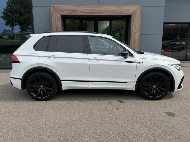 Volkswagen TIGUAN 1.5 TSI 150pk DSG R-Line | Trekhaak | Camera | Carplay | 20 Inch | Elek. Achterklep | Rijklaar incl. garantie