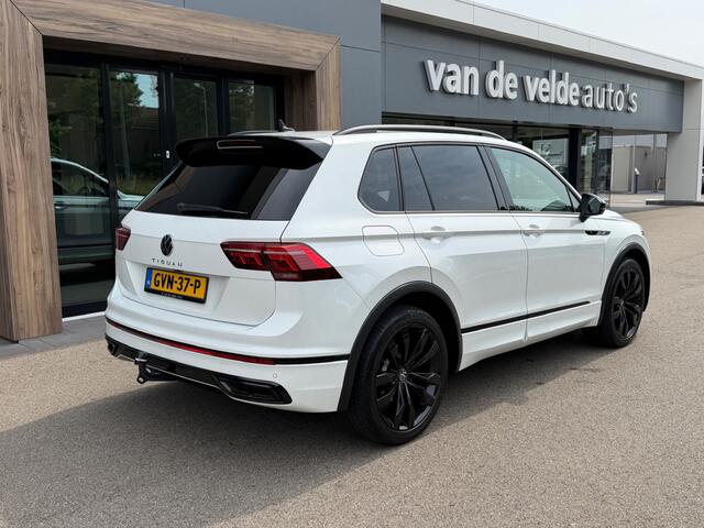 Volkswagen TIGUAN 1.5 TSI 150pk DSG R-Line | Trekhaak | Camera | Carplay | 20 Inch | Elek. Achterklep | Rijklaar incl. garantie