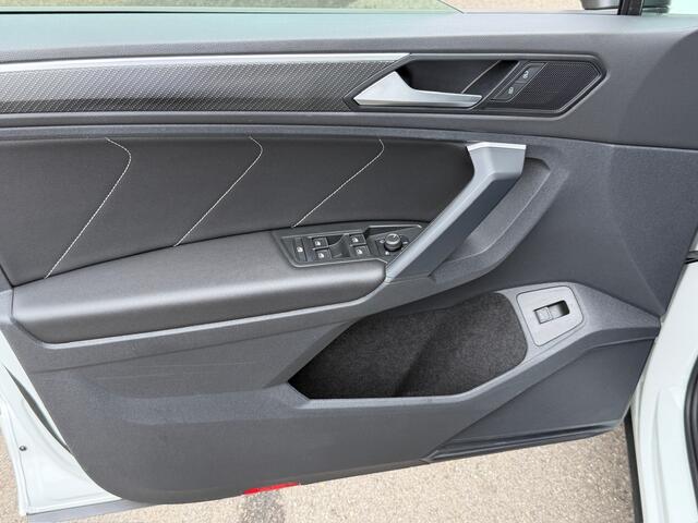 Volkswagen TIGUAN 1.5 TSI 150pk DSG R-Line | Trekhaak | Camera | Carplay | 20 Inch | Elek. Achterklep | Rijklaar incl. garantie