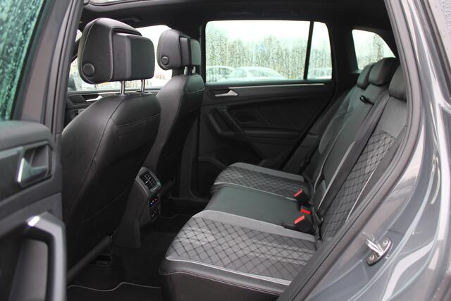 Volkswagen TIGUAN Allspace 1.5 TSI R-Line Business+ 7p. / Trekhaak / Panoramadak / Camera / CarPlay / Keyless / 19'' / Mattrix LED / Stoelverwarming / DAB / ACC
